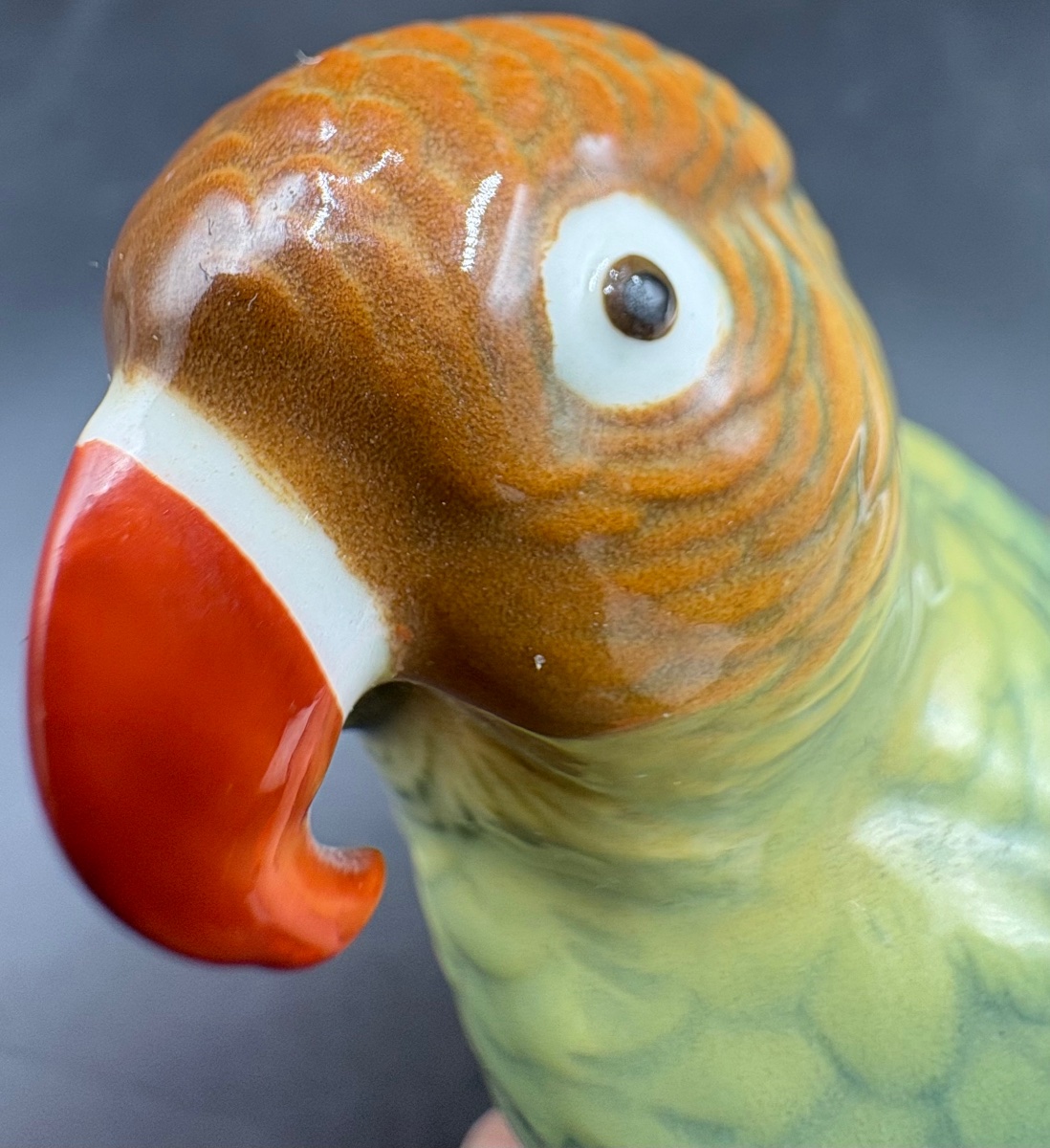 SUJET PERROQUET EN PORCELAINE ÉMAILLÉE DES ANNÉES 1920 PAR KARL ENS -photo-3