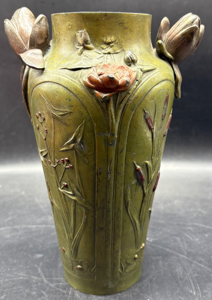 VASE EN RÉGULE PATINÉ DES ANNÉES 1900 SIGNÉ, FRANÇAIS 