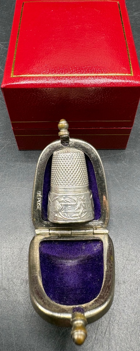 DÉ EN ARGENT MASSIF DES ANNÉES 1900 ET SON ÉTUI FRANÇAIS -photo-4