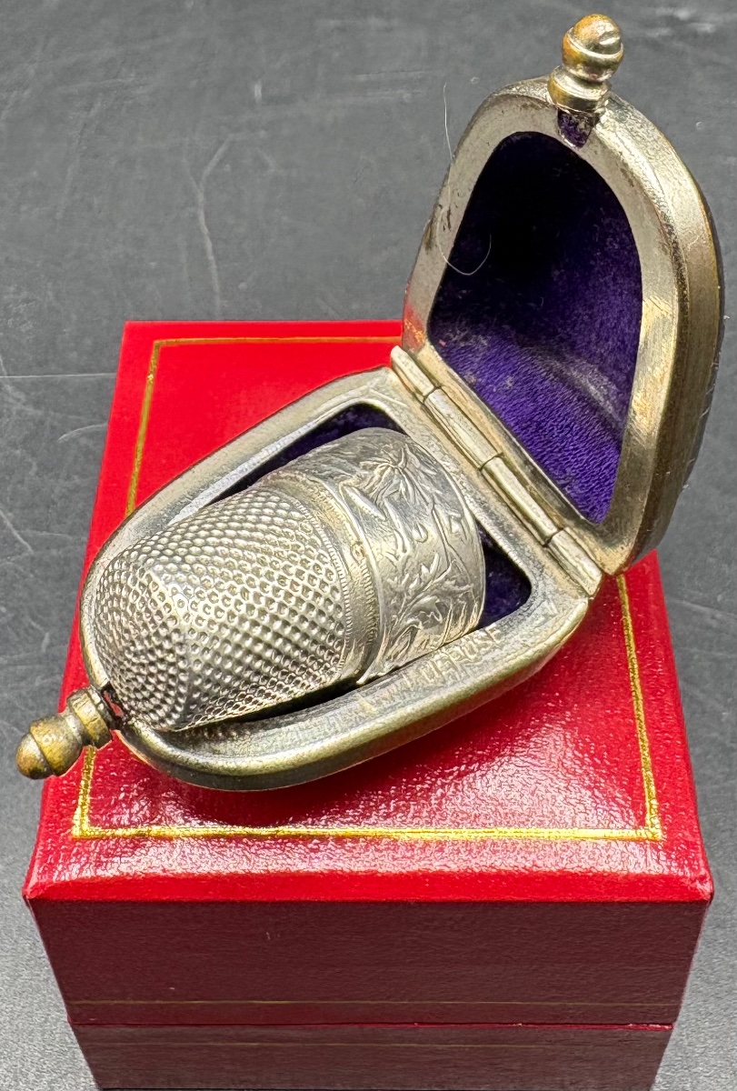 DÉ EN ARGENT MASSIF DES ANNÉES 1900 ET SON ÉTUI FRANÇAIS -photo-2