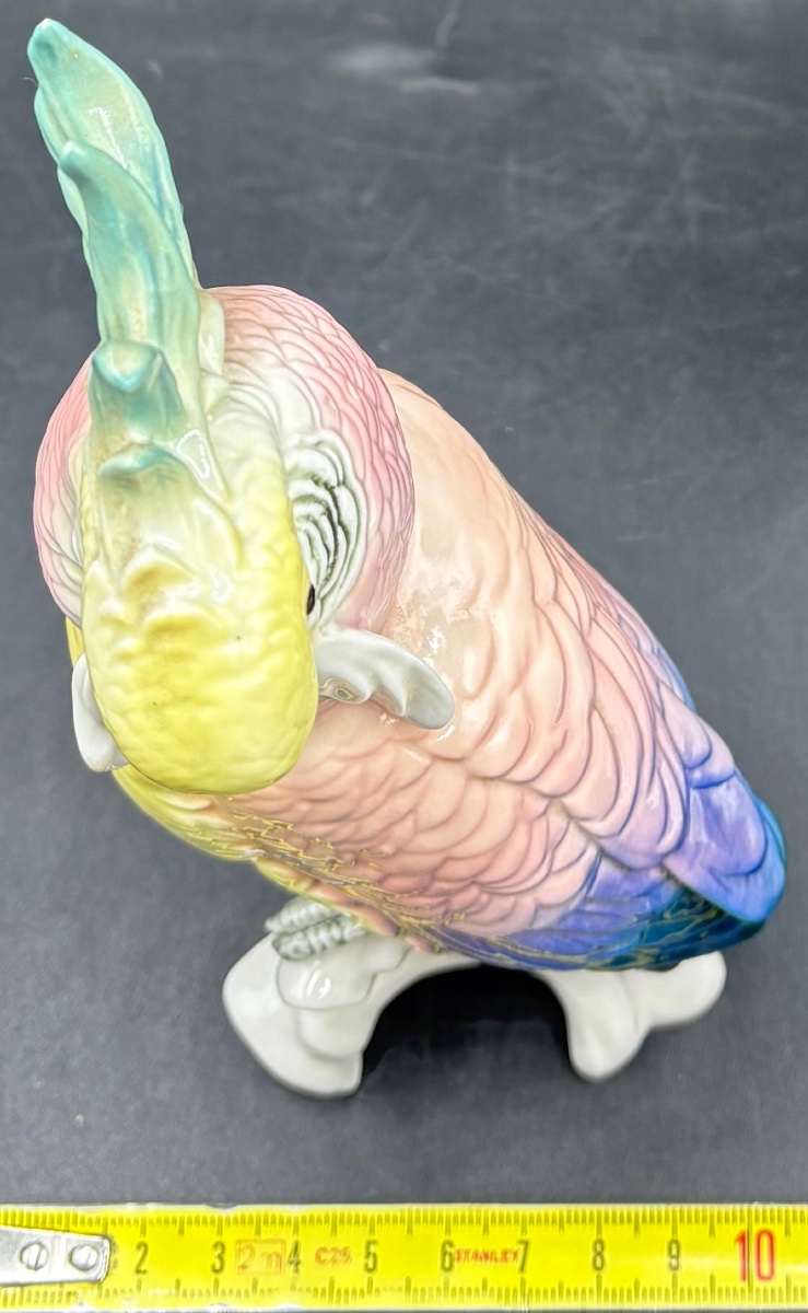 UN SUJET PERROQUET EN PORCELAINE ÉMAILLÉE DES ANNÉES 1920 PAR KARL ENS-photo-7