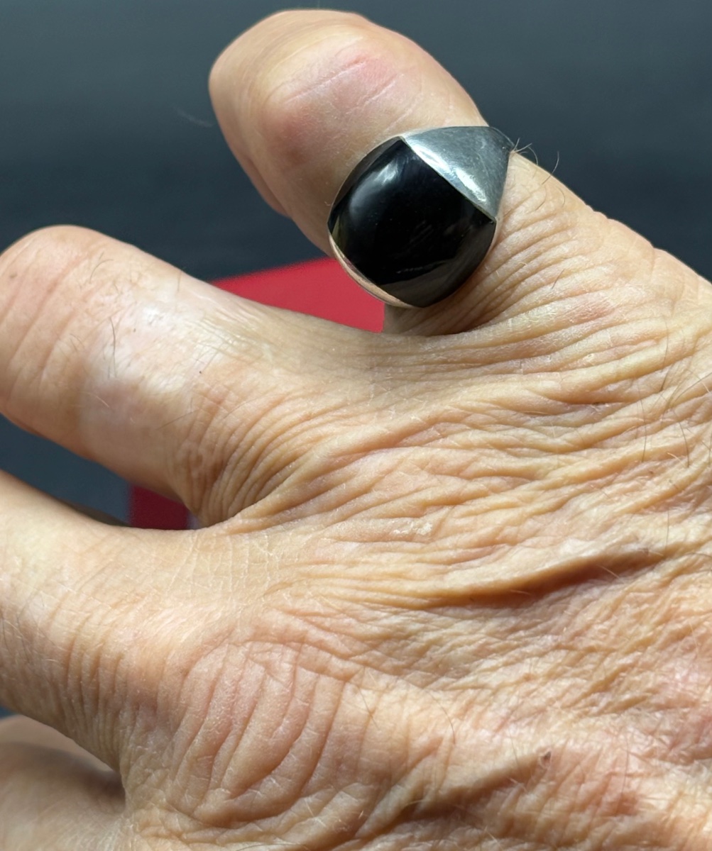 Unisex Solid Silver Ring With An Onyx Cabochon From The 1960s (french) -photo-4