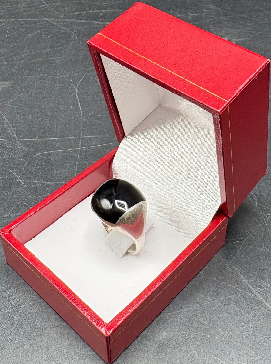 Unisex Solid Silver Ring With An Onyx Cabochon From The 1960s (french) 