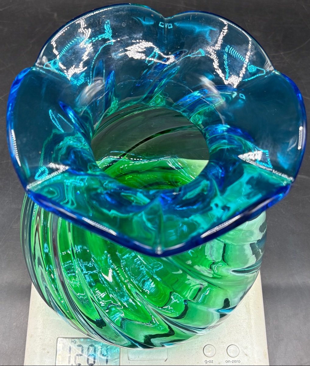 European Glass Vase With Gradient Coloring From The 1930s -photo-7
