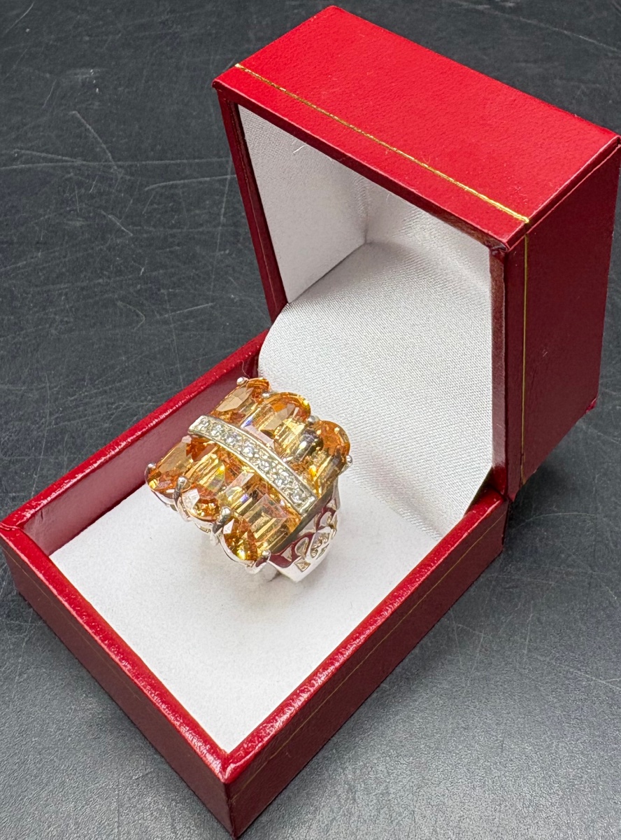 BAGUE IMPORTANTE EN ARGENT MASSIF OXYDES ET CRISTAUX TAILLÉS DES ANNÉES 1980 FRANÇAISE 