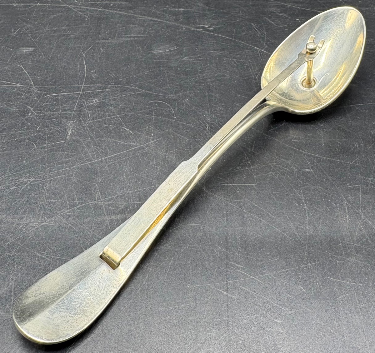 CUILLÈRE À SAUCE A PISTON DES ANNÉES 1920/30 PAR G. B…