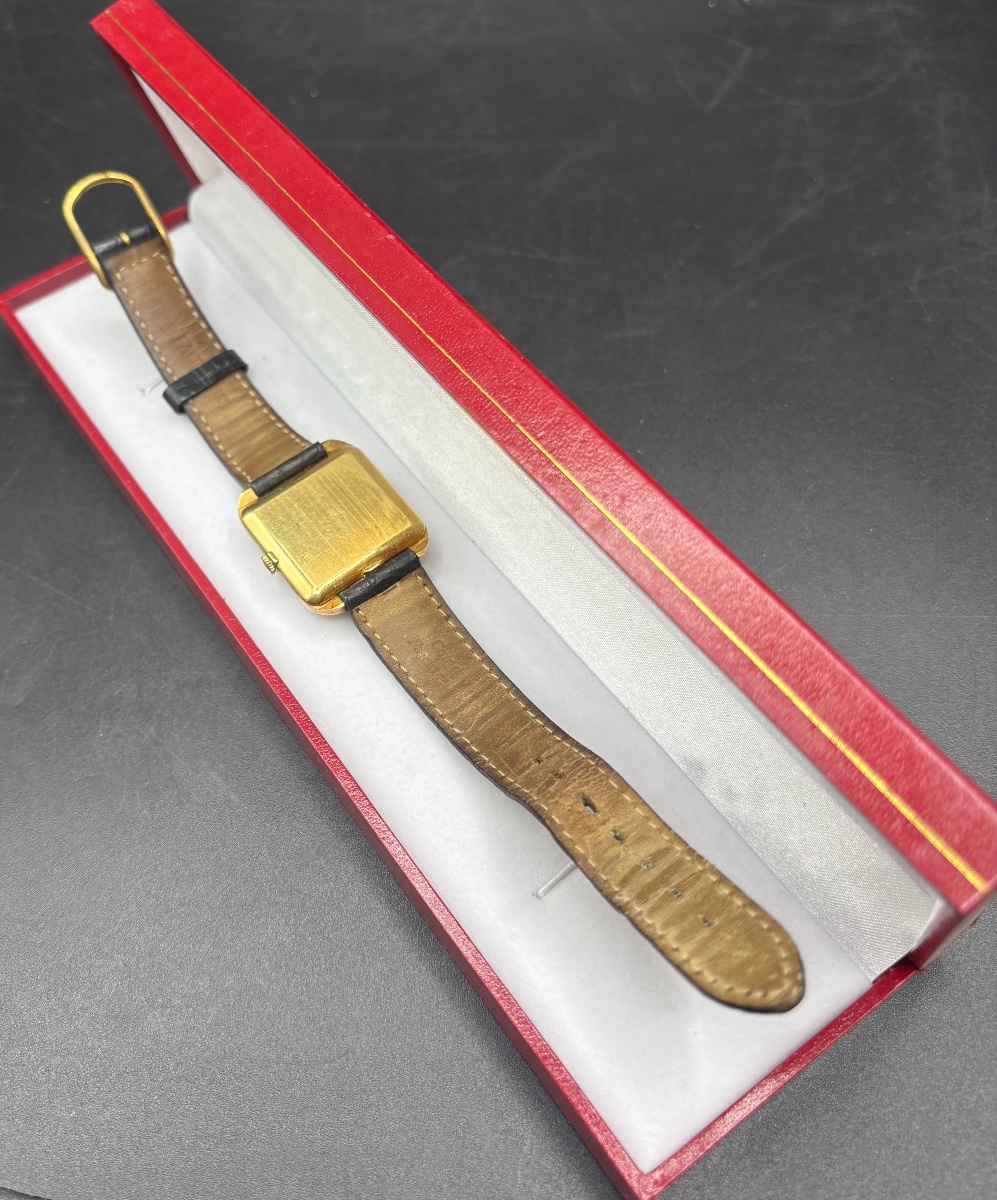 Omega Watch From The 1930s/40s, 18k Gold, Swiss Origin-photo-3