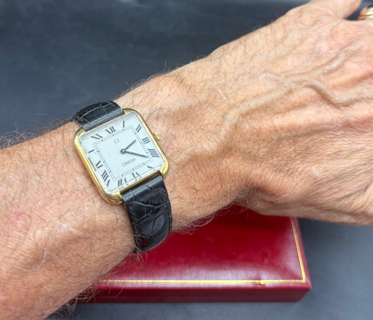 Omega Watch From The 1930s/40s, 18k Gold, Swiss Origin-photo-4