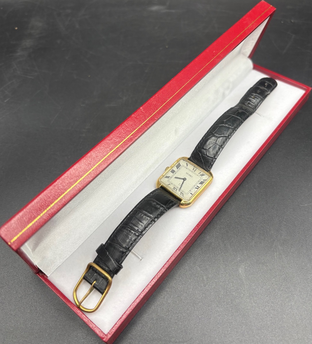 Omega Watch From The 1930s/40s, 18k Gold, Swiss Origin