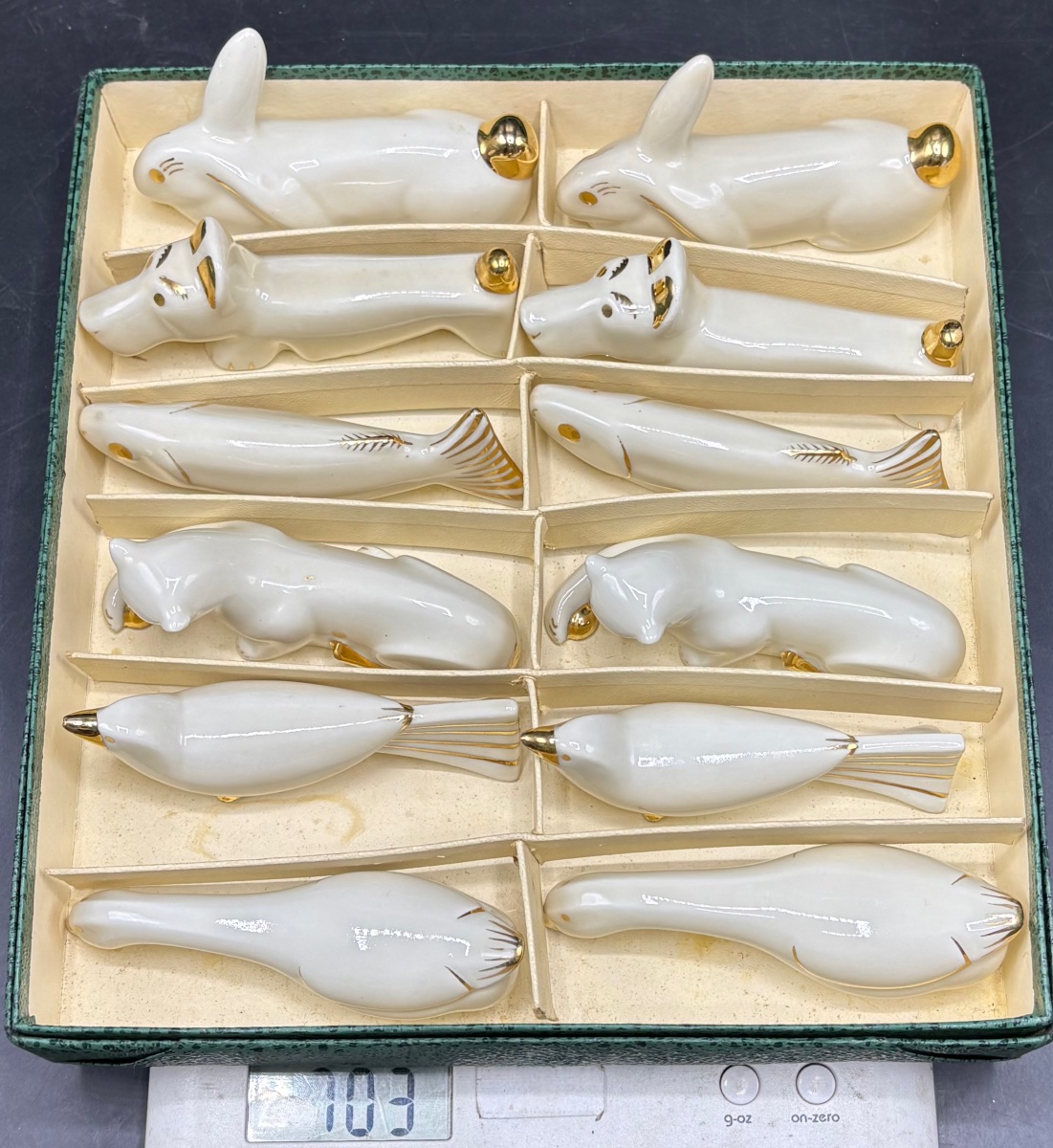 PORTES COUTEAUX EN PORCELAINE ÉMAILLÉE DORÉE DES ANNÉES 1930 FRANÇAIS -photo-8