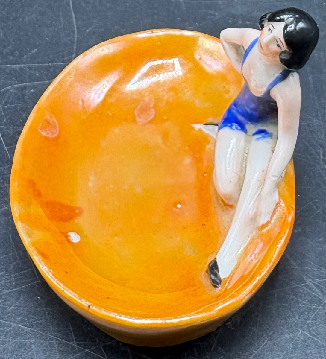 VIDE POCHE BAIGNEUSE EN PORCELAINE ÉMAILLÉE ALLEMANDE DES ANNÉES 1900/20-photo-2