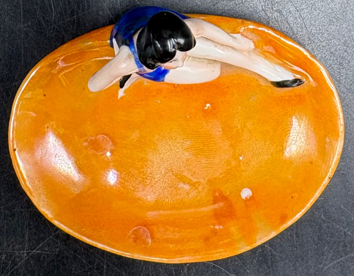 VIDE POCHE BAIGNEUSE EN PORCELAINE ÉMAILLÉE ALLEMANDE DES ANNÉES 1900/20-photo-1