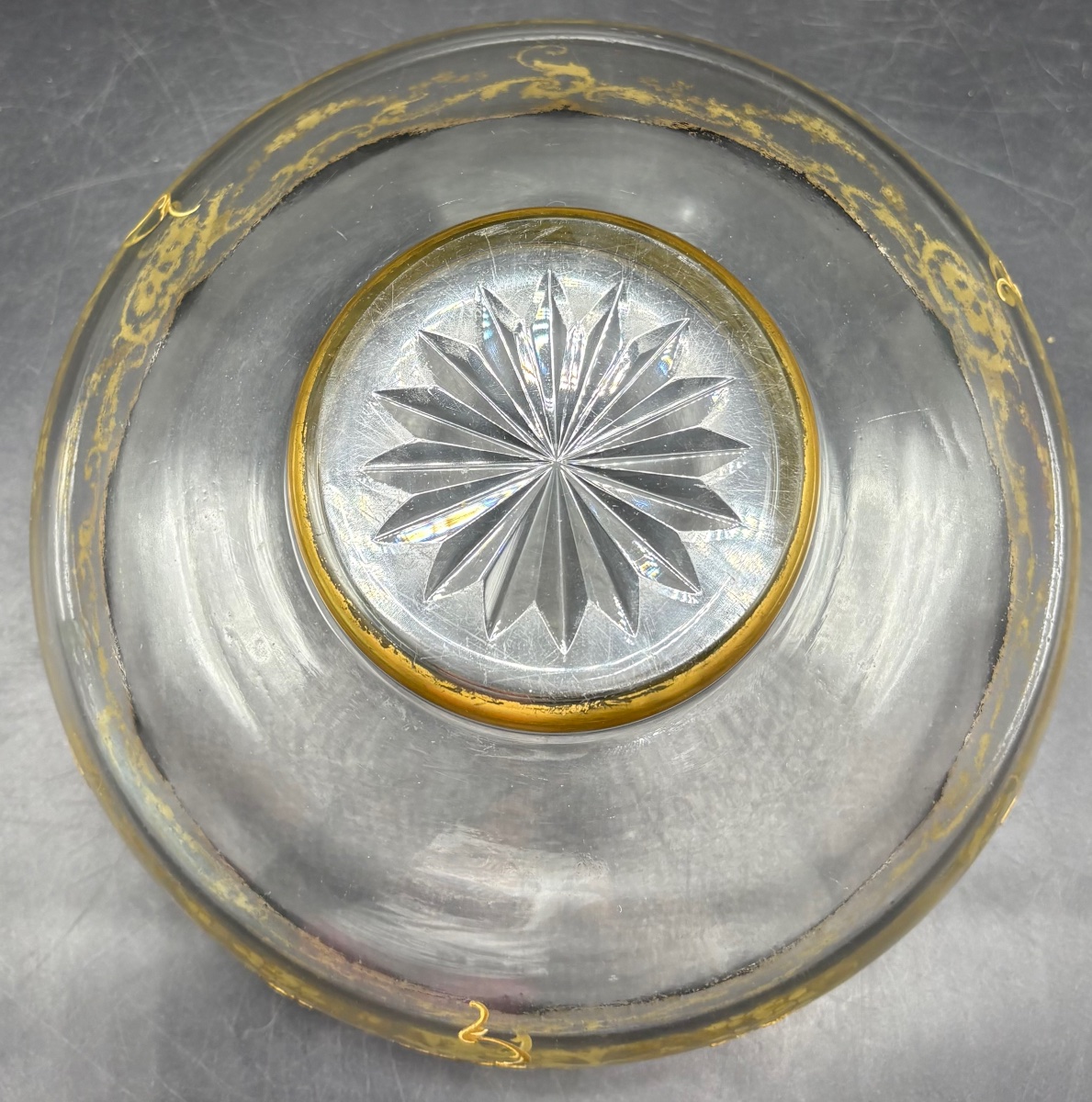 COUPE EN VERRE SOUFFLÉ TRAVAILLÉ À CHAUD ÉMAILLÉE À L’OR DES ANNÉES 1900 FRANÇAISE UNE COUPE-photo-2