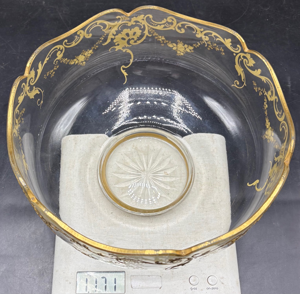 COUPE EN VERRE SOUFFLÉ TRAVAILLÉ À CHAUD ÉMAILLÉE À L’OR DES ANNÉES 1900 FRANÇAISE UNE COUPE-photo-8