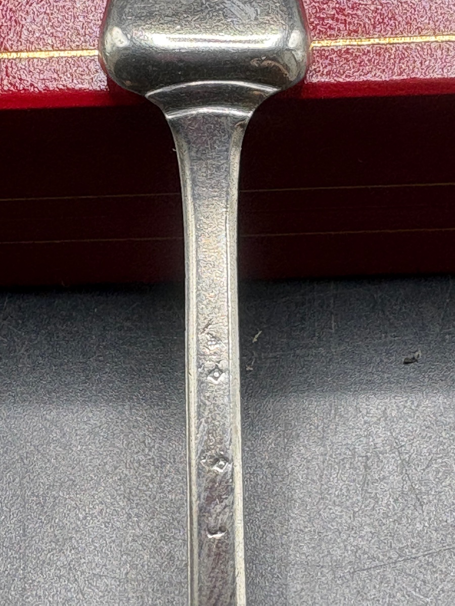 UNE GRANDE CUILLÈRE À SEL EN ARGENT MASSIF XVIIIÈME FRANÇAISE -photo-2