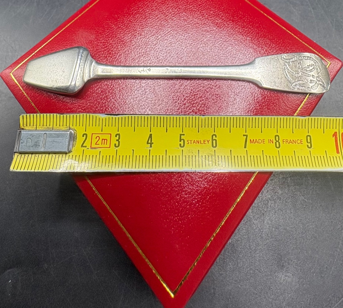 UNE GRANDE CUILLÈRE À SEL EN ARGENT MASSIF XVIIIÈME FRANÇAISE -photo-3