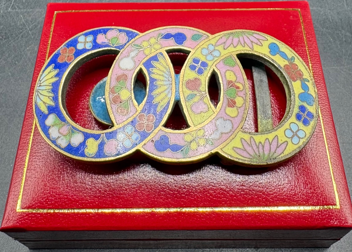 Chinese Cloisonné Belt Buckle From The 1900s