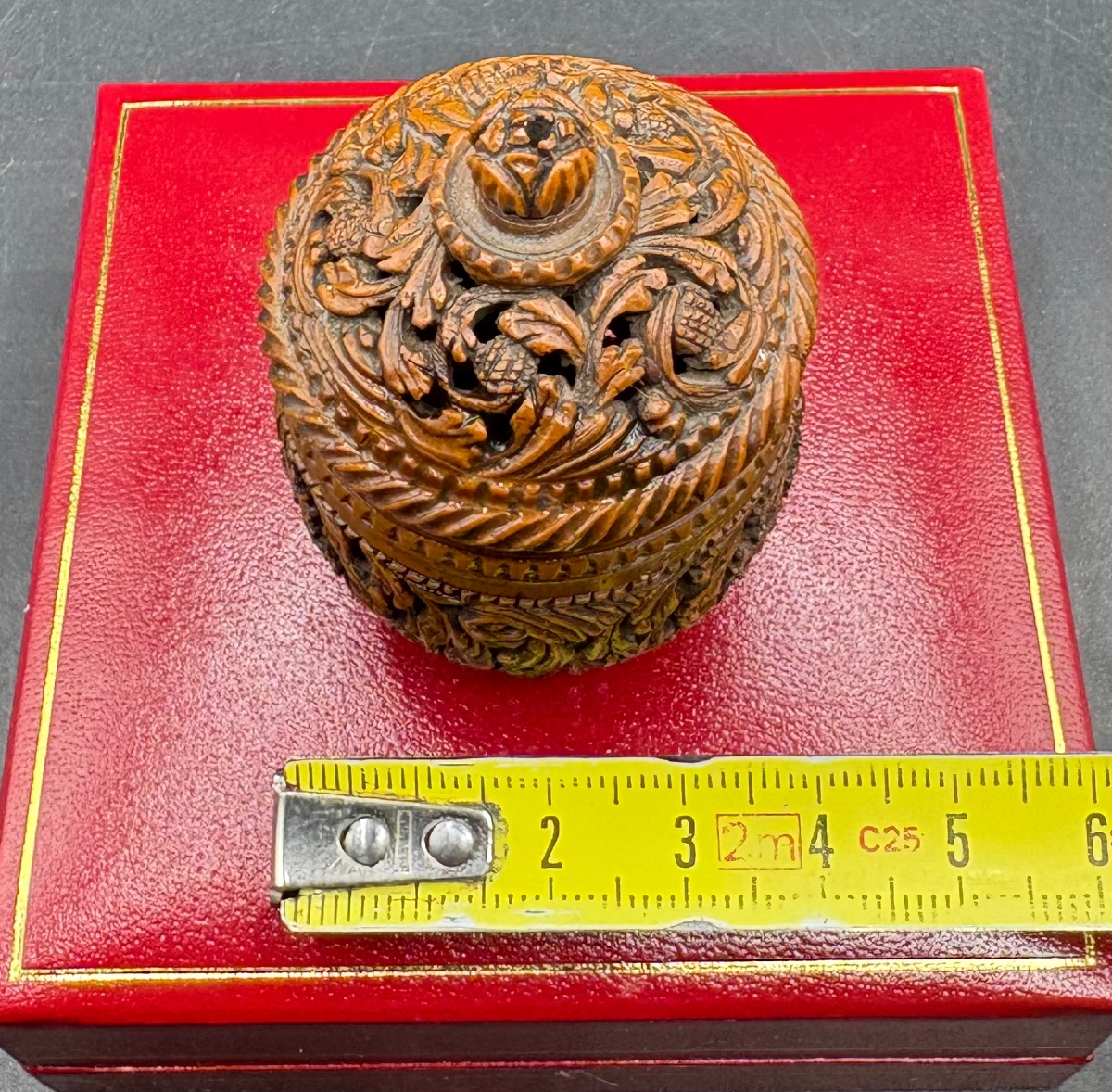 PETIT POT COUVERT EN COROZO SCULPTÉ DÉBUT XIXÈME DES COLONIES FRANÇAISES CAYENNES -photo-6