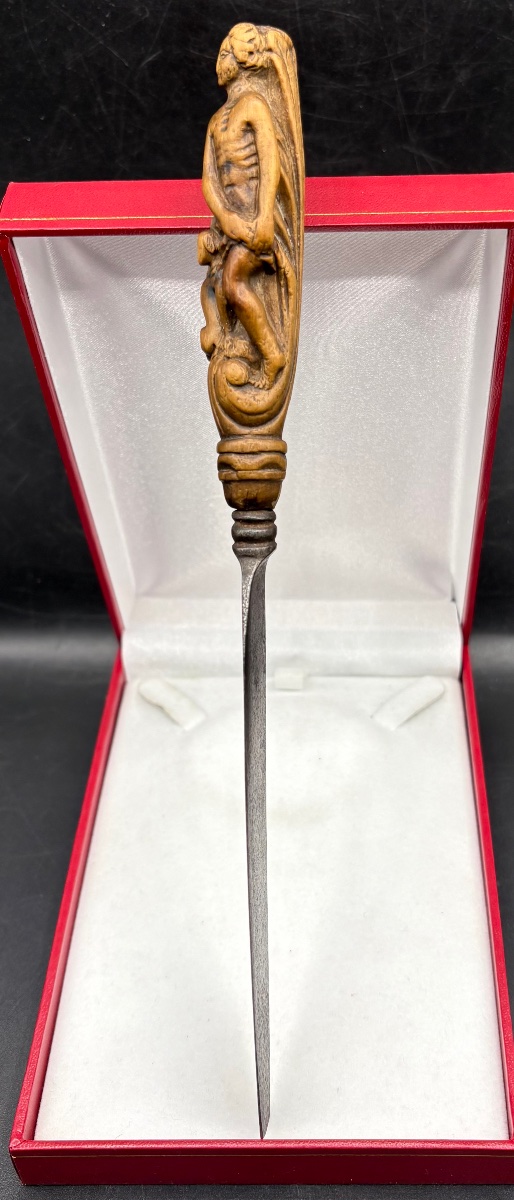Carved Walnut Table Knife With Wrought Iron Handle, Circa 1670–80, Berry-photo-4