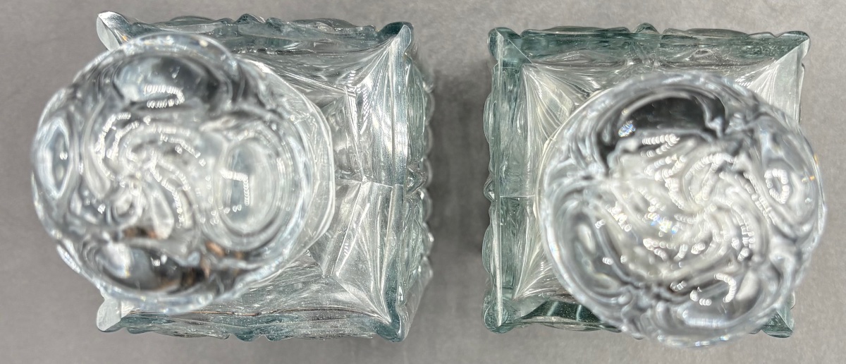 PAIRE DE CARAFES À ALCOOL EN CRISTAL SOUFFLÉ MOULÉ TAILLÉ DU CREUSOT VERS 1810-photo-1