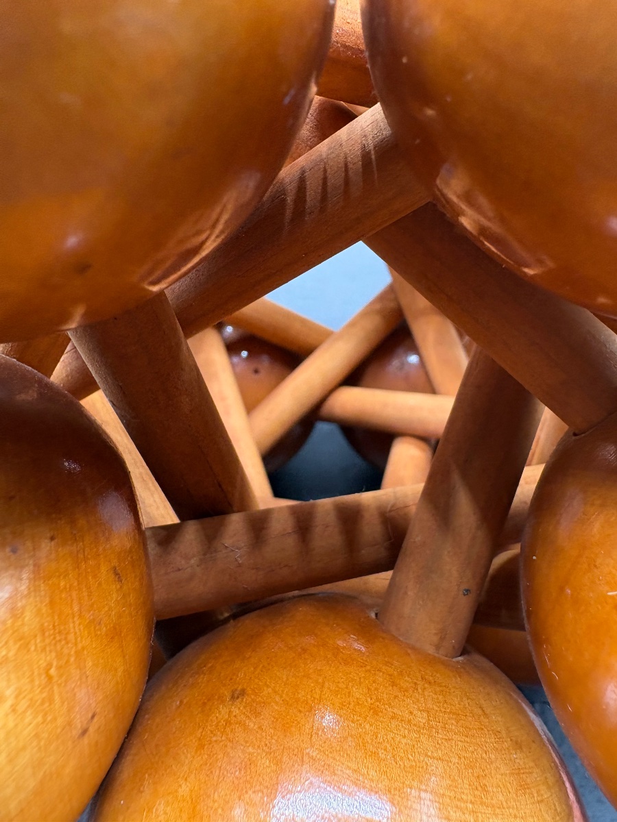 SCULPTURE EN CASSE TÊTE EN HÊTRE VERNI DES ANNÉES 1970 PAR ARJEU-photo-3