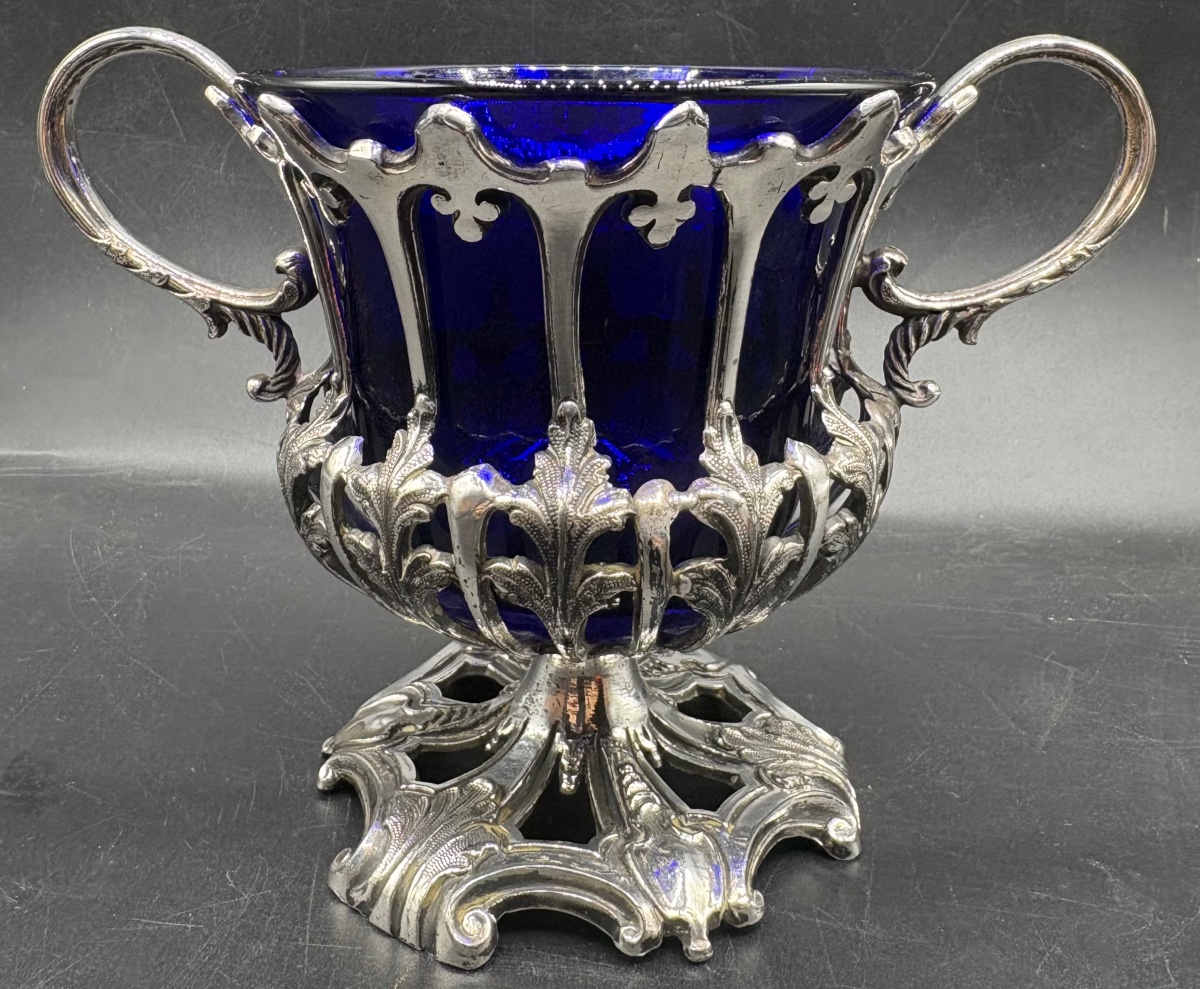 COUPE EN MÉTAL ARGENTÉ ET CRISTAL FIN XIXÈME PAR R. BROADHEAL 