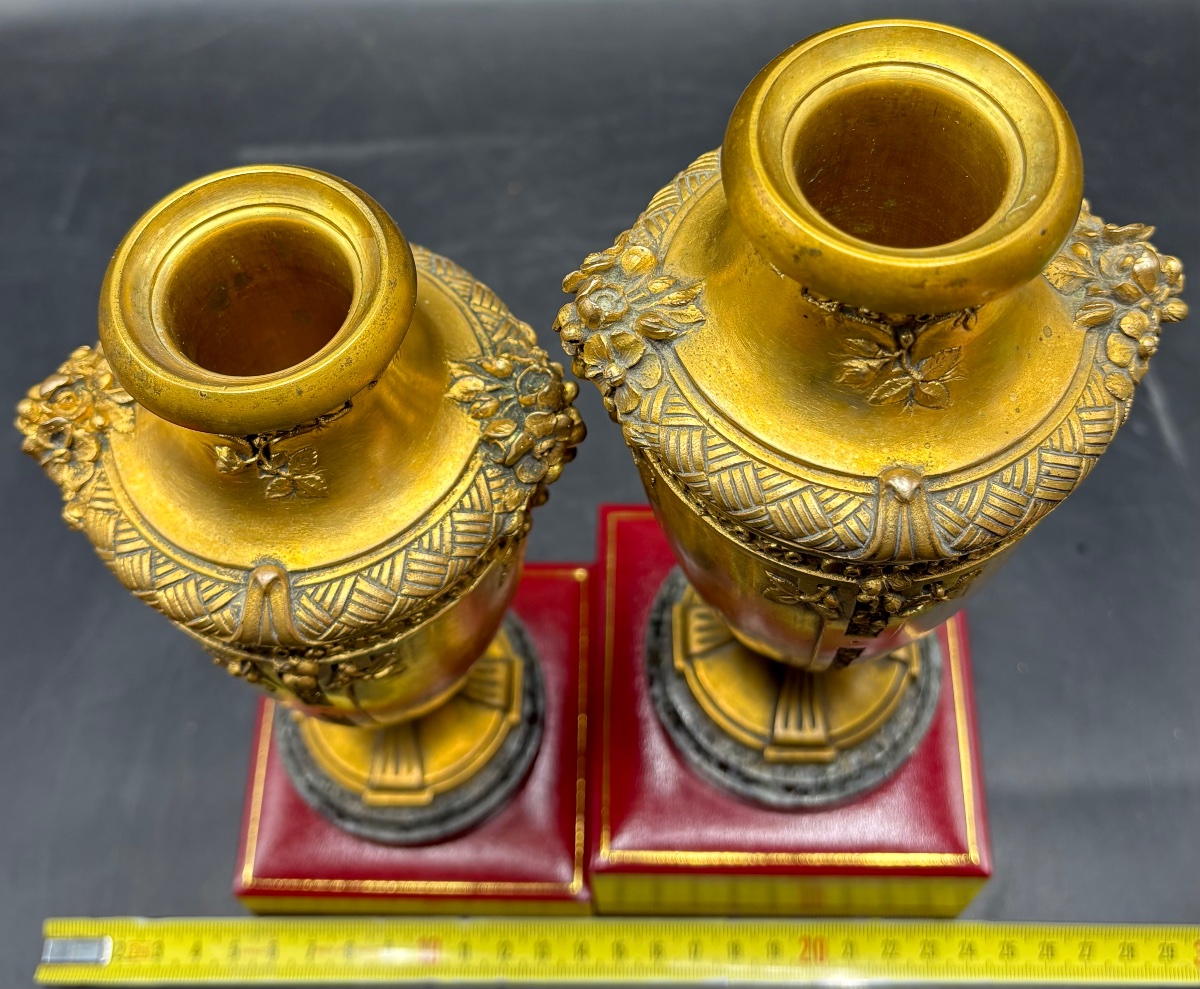PAIRE DE VASES SOLIFLORES EN BRONZE CISELÉ DORÉ ET CRISTAL PAR BARBEDIENNE FIN XIXÈME -photo-7