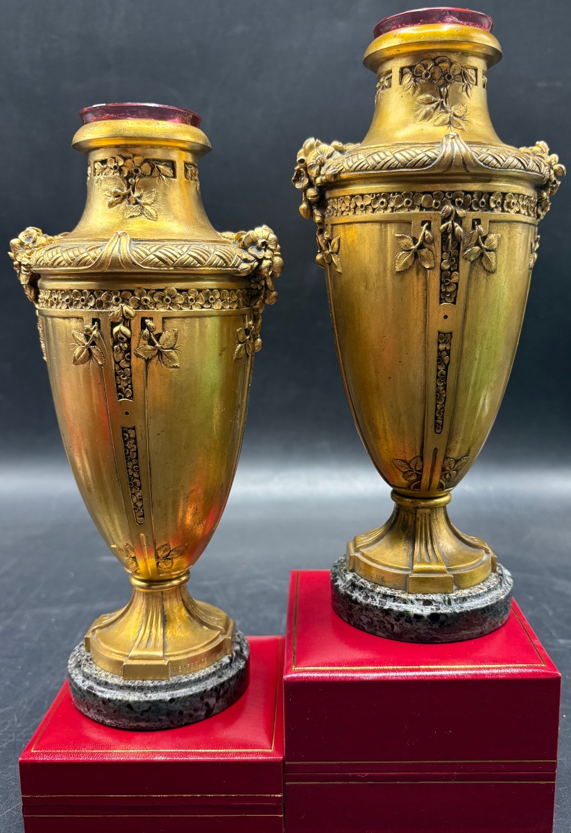 PAIRE DE VASES SOLIFLORES EN BRONZE CISELÉ DORÉ ET CRISTAL PAR BARBEDIENNE FIN XIXÈME 