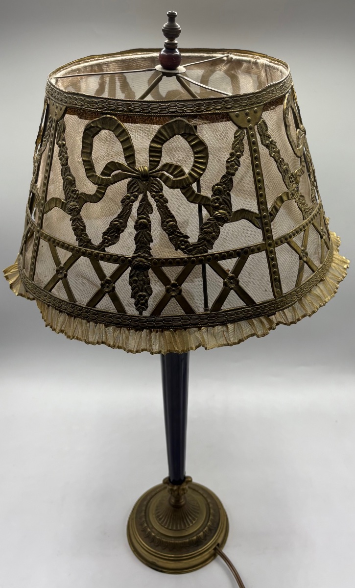 LAMPE D’APPOINT EN BRONZE PORCELAINE LAITON ET DIVERS DES ANNÉES 1920 FRANÇAISE
