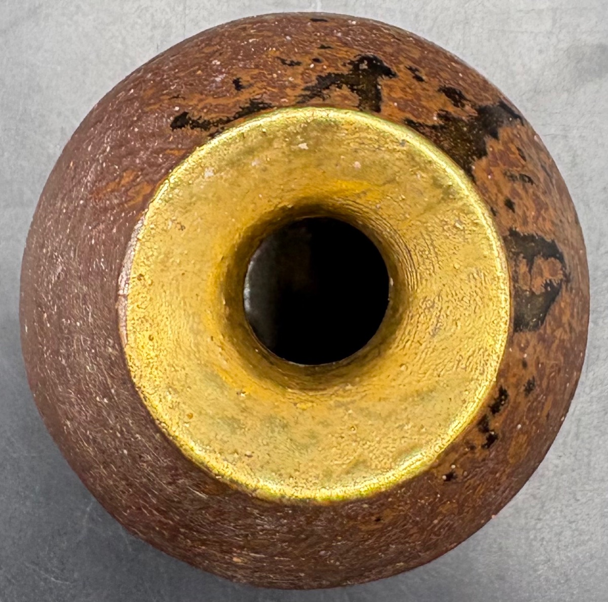 Small Gold-glazed Terracotta Vase From The 1900s, Japanese -photo-1