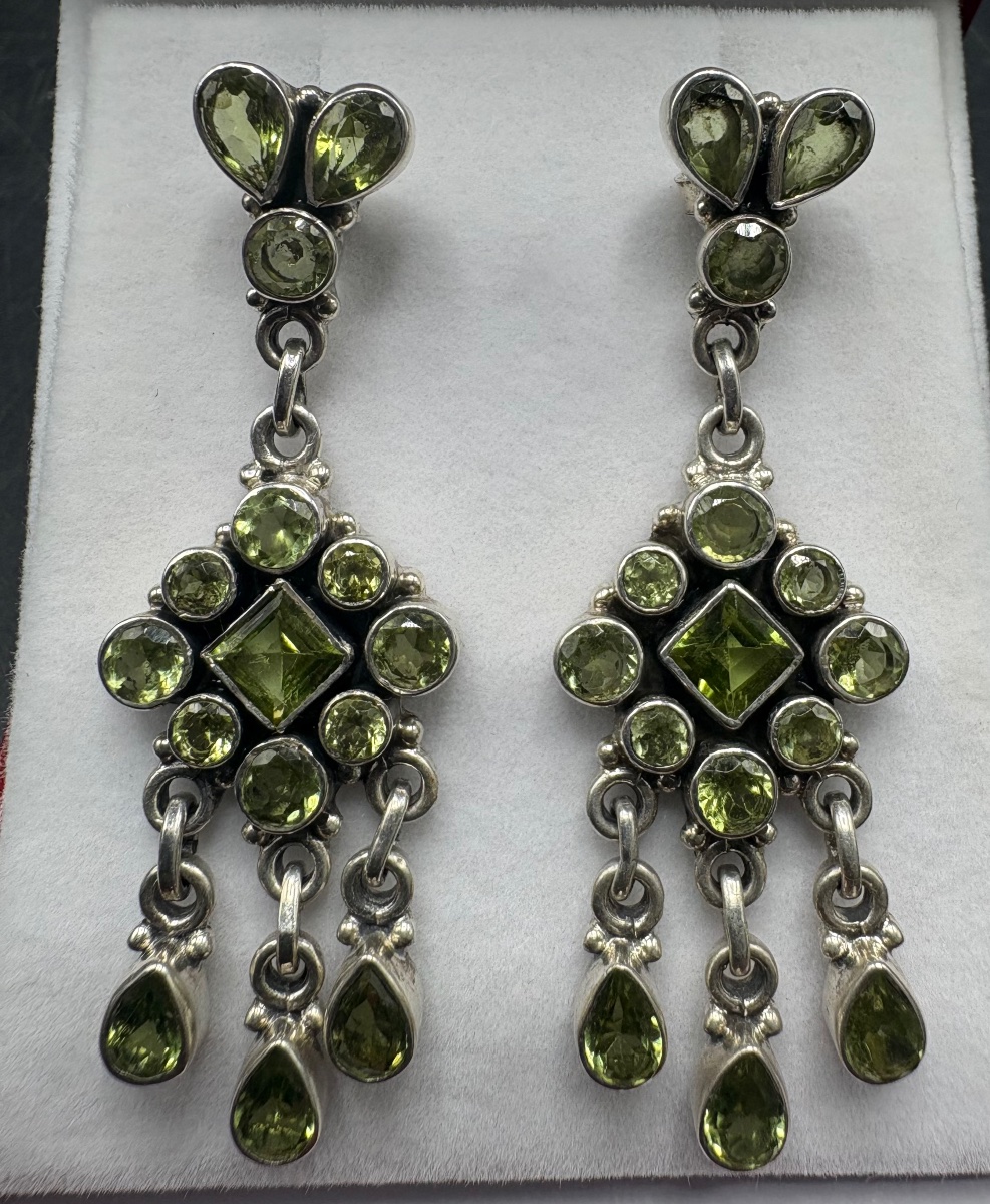 Pair Of Solid Silver And Peridot Earrings From The 1960s, Imported -photo-4
