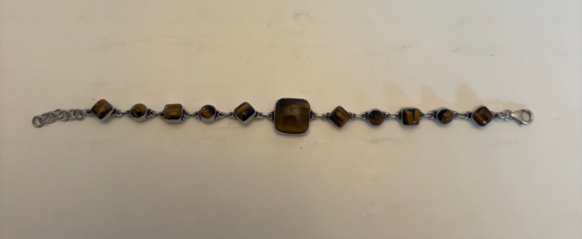 BRACELET GOURMETTE EN ARGENT MASSIF ET CABOCHONS D’OEIL DU TIGRE DES ANNÉES 1980 EUROPÉEN 