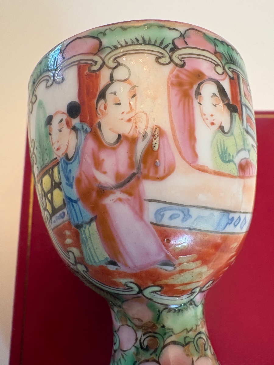 COQUETIER EN PORCELAINE ÉMAILLÉE PEINTE À  COULEURS DES ANNÉES 1900 CANTON CHINE-photo-3