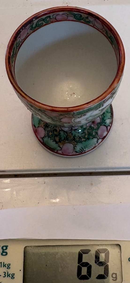 COQUETIER EN PORCELAINE ÉMAILLÉE PEINTE À  COULEURS DES ANNÉES 1900 CANTON CHINE-photo-8