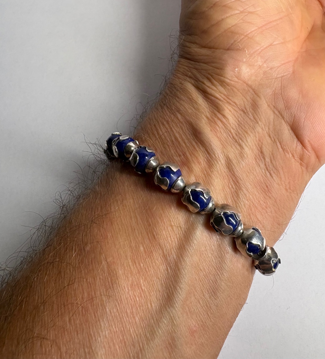 BRACELET GOURMETTE EN ARGENT MASSIF ET PERLES DE PÂTE DE VERRE DES ANNÉES 1960 MEXICAIN-photo-4