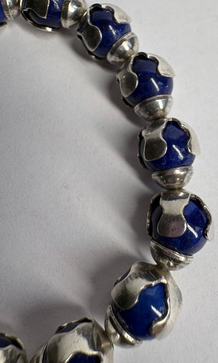 BRACELET GOURMETTE EN ARGENT MASSIF ET PERLES DE PÂTE DE VERRE DES ANNÉES 1960 MEXICAIN-photo-2