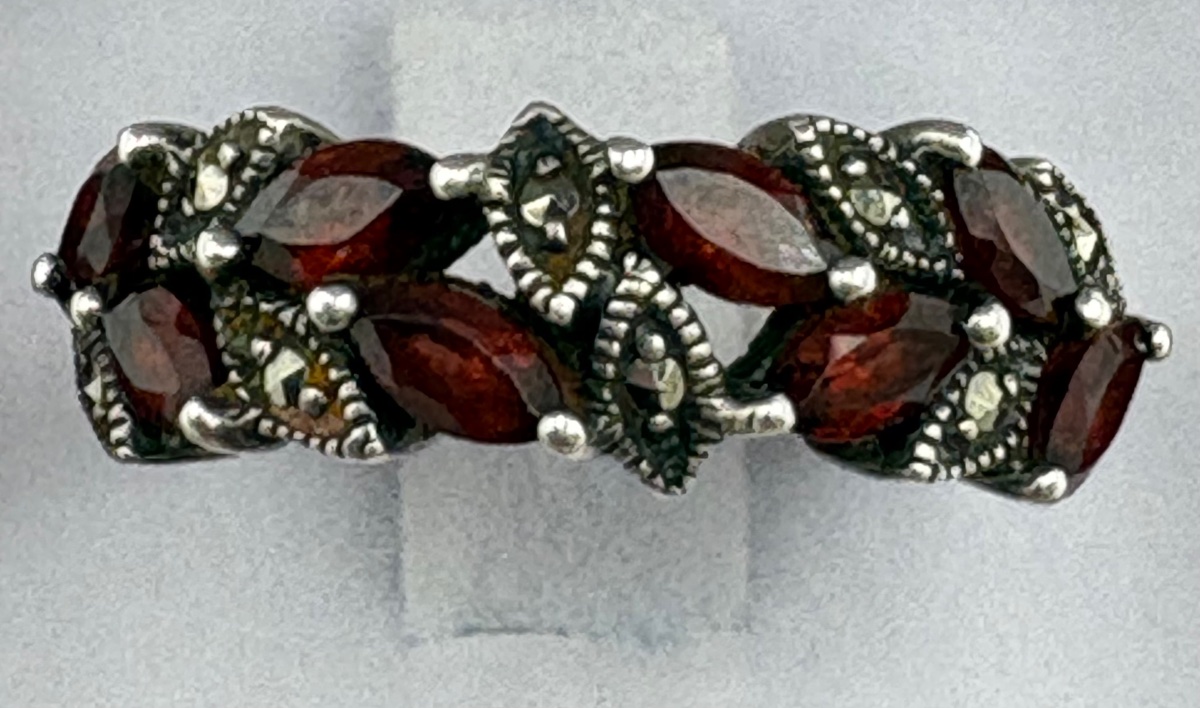 BAGUE EN ARGENT MASSIF AVEC DES GRENATS ET MARCASSITES PAR METROP DES ANNÉES 1950-photo-1