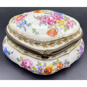 Enamelled Porcelain Box Painted In Colors And Gold, Saxony Late Nineteenth