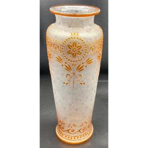 Vase En Cristal Soufflé À Couches Multiples Gravées À L’acide Saint Louis Vers 1900