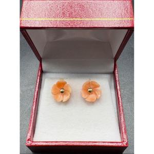PAIRE DE BOUCLES D’OREILLE EN OR JAUNE 9 CARATS ET CORAIL DES ANNÉES 1960/70 D’ITALIE 