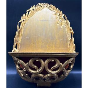 UNE CONSOLE D’APPLIQUE EN BOIS SCULPTÉ DORÉ VERS 1860 FRANÇAISE 