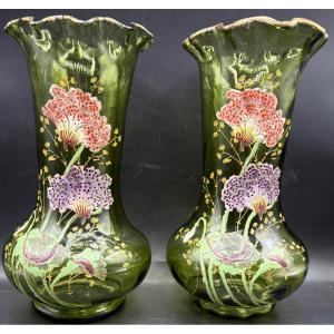 UNE PAIRE DE VASES EN VERRE COLORÉ SOUFFLÉ DES ANNÉES 1920 LEGRAS