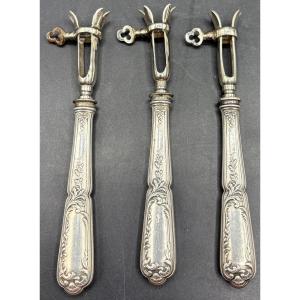 3 MANCHES À CÔTELETTES EN MÉTAL ARGENTÉ DES ANNÉES 1900/20 PAR S.F.A.M.
