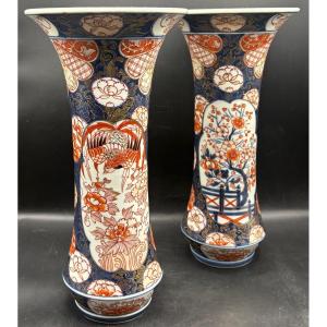Pair Of Cornet-shaped Vases In Imari Porcelain From Japan, Late 19th Century