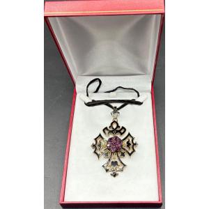 UNE CROIX EN LAITON DORÉ ÉMAIL ET AMÉTHYSTES FIN XIXÈME  FRANÇAISE