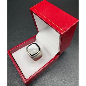 A Men's Solid Silver Ring With Mother-of-pearl And Enamel From The 1930s, Made In France