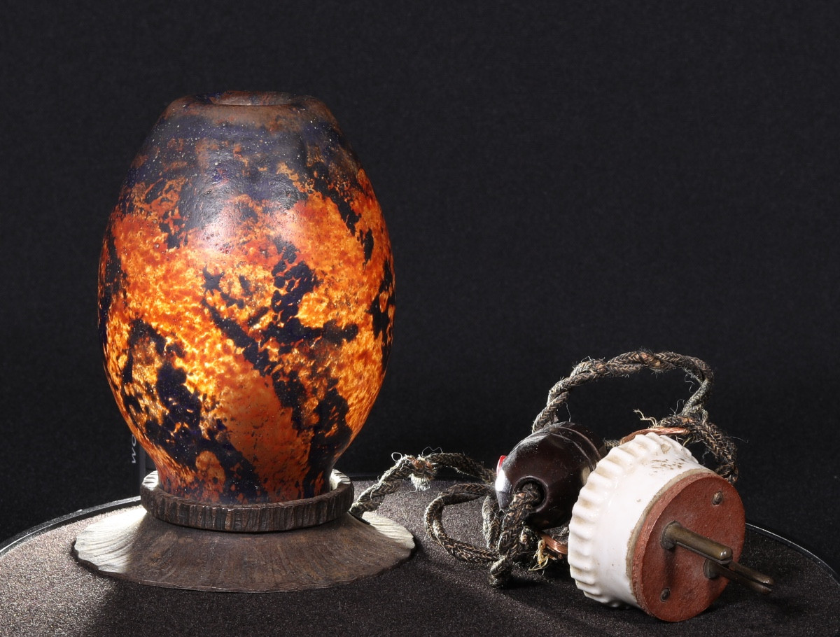 Veilleuse brule-parfum de forme ovoïde en verre marbré 