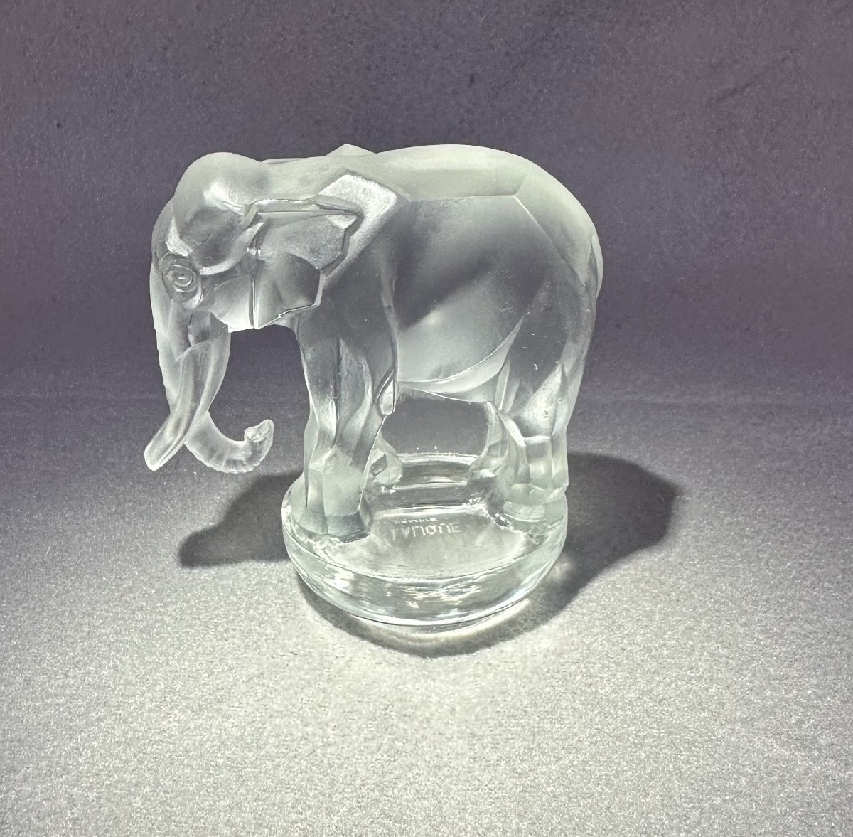 Presse-papier René Lalique -  Toby Eléphant en verre blanc-photo-2