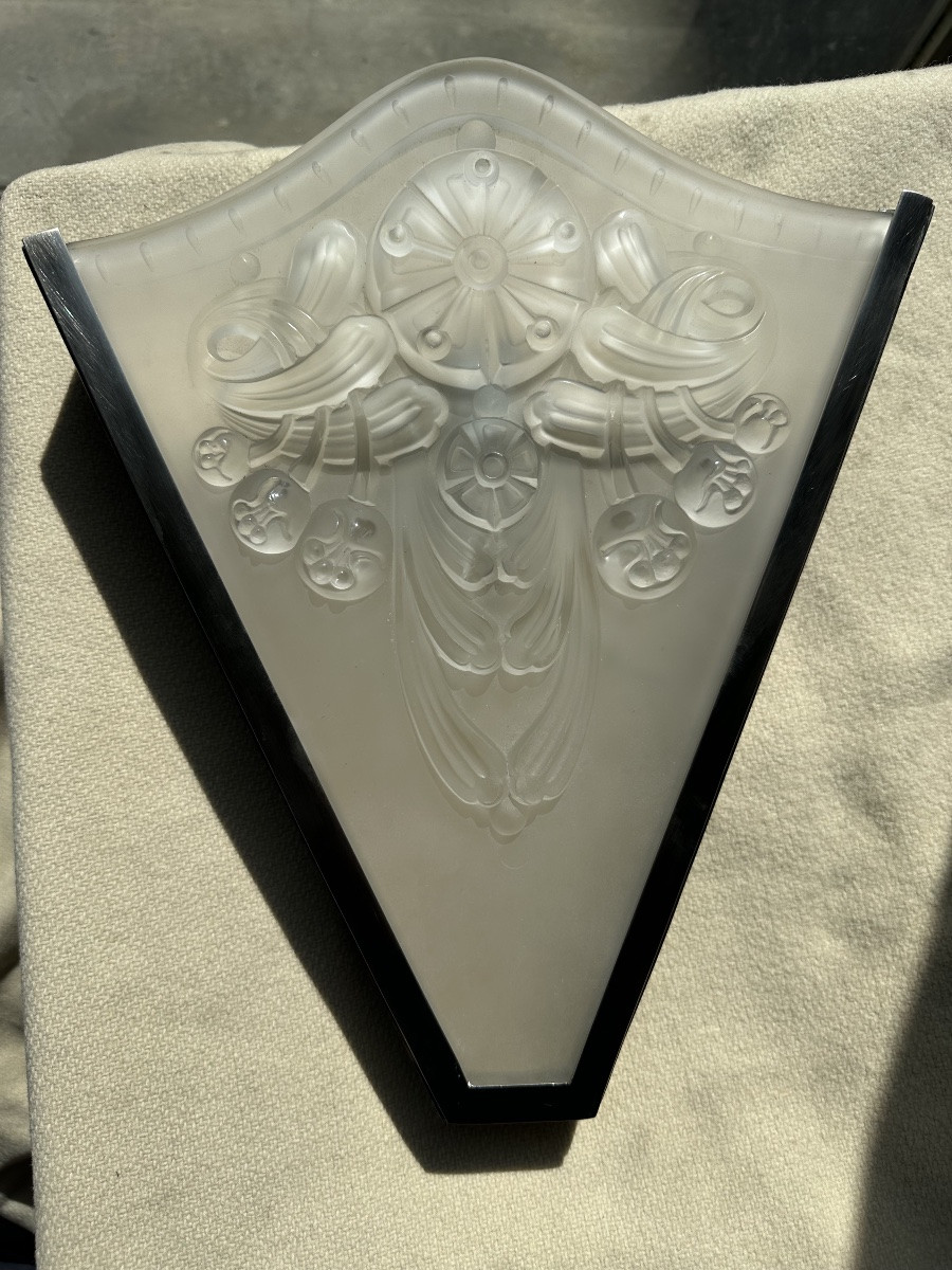 Paire d’appliques Art Déco en verre moulé et bronze-photo-1