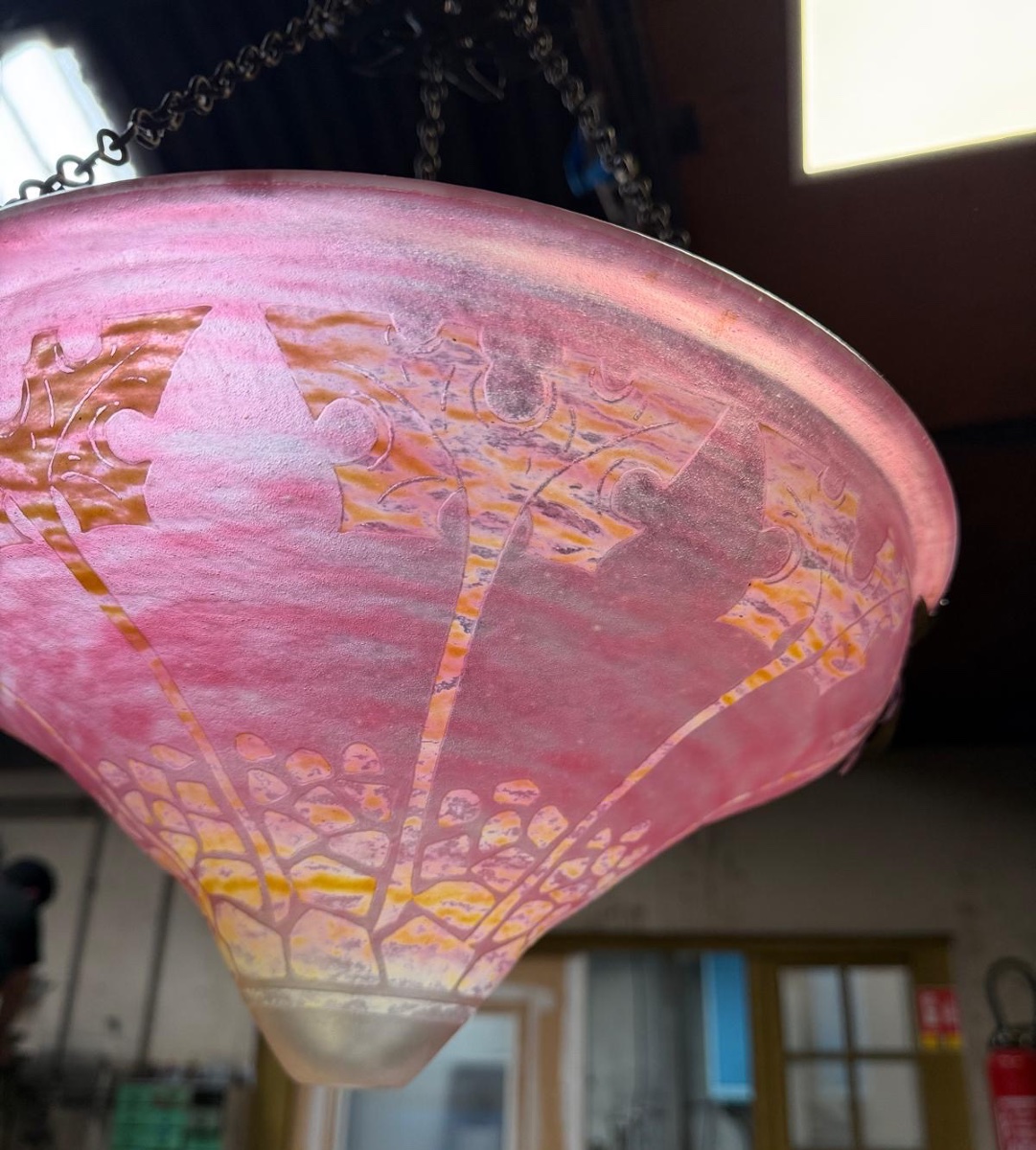 Le Verre Français - Large Acid-etched Glass Suspension With Stylized Decoration-photo-4
